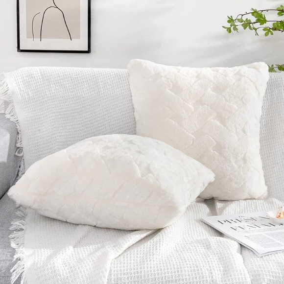 Faur Fur Throw Pillow Covers 16 X16 Inch Pack 2 Reversible Decorative Pillow - Picture 1 of 2